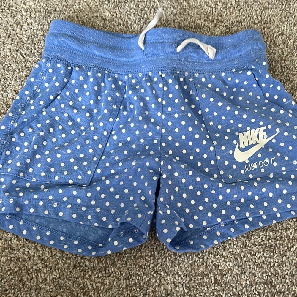6X/L Nike girls shorts